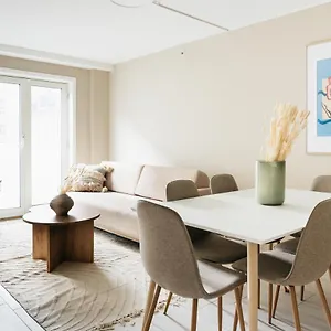 Urban - Stylish Scandinavian Gem With French Balcony Apartment Bergen